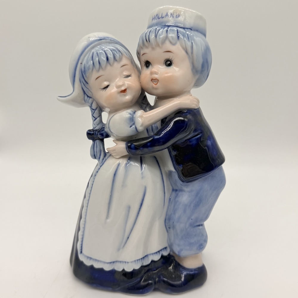 Vintage Holland Delft Blue White Dutch Boy & Girl Hugging Ceramic Figurine‎